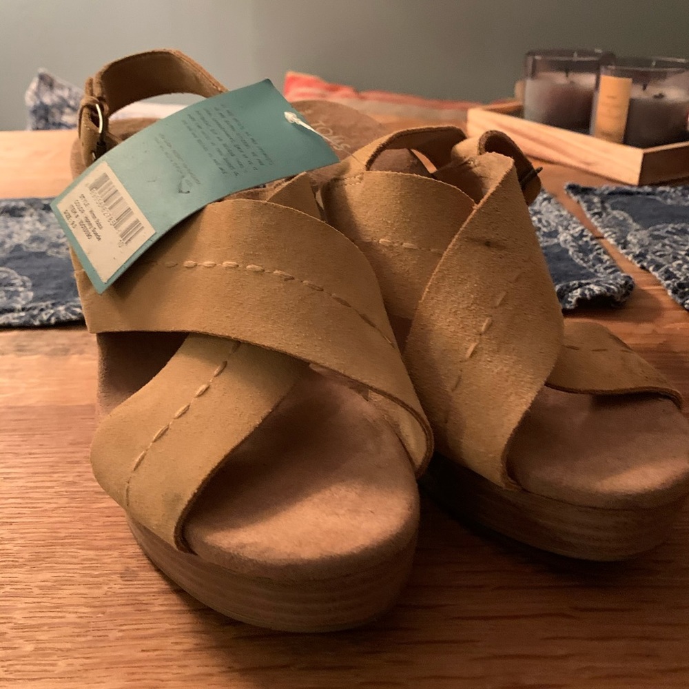 Toms sling back wedge/ heel